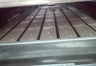 Plastic Thermoforming Plates Machine